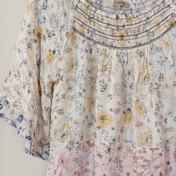 Democracy Size Large Peasant Top Stretchy Neck Floral Very Pretty!! 😱💗 - Picture 8 of 10